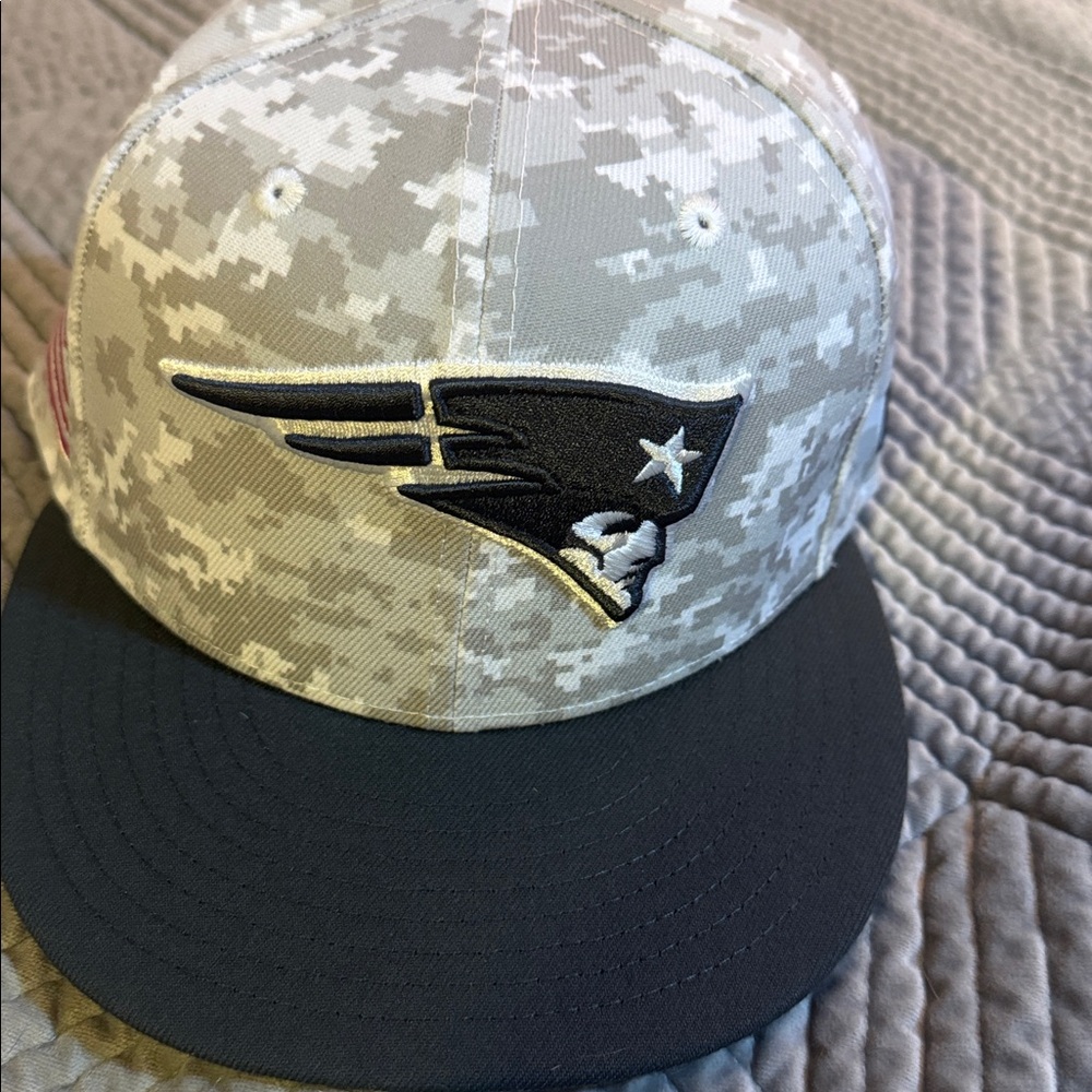 New England Patriots Salute to Service never worn- fitted 7 1/2 baseball cap - Picture 2 of 15